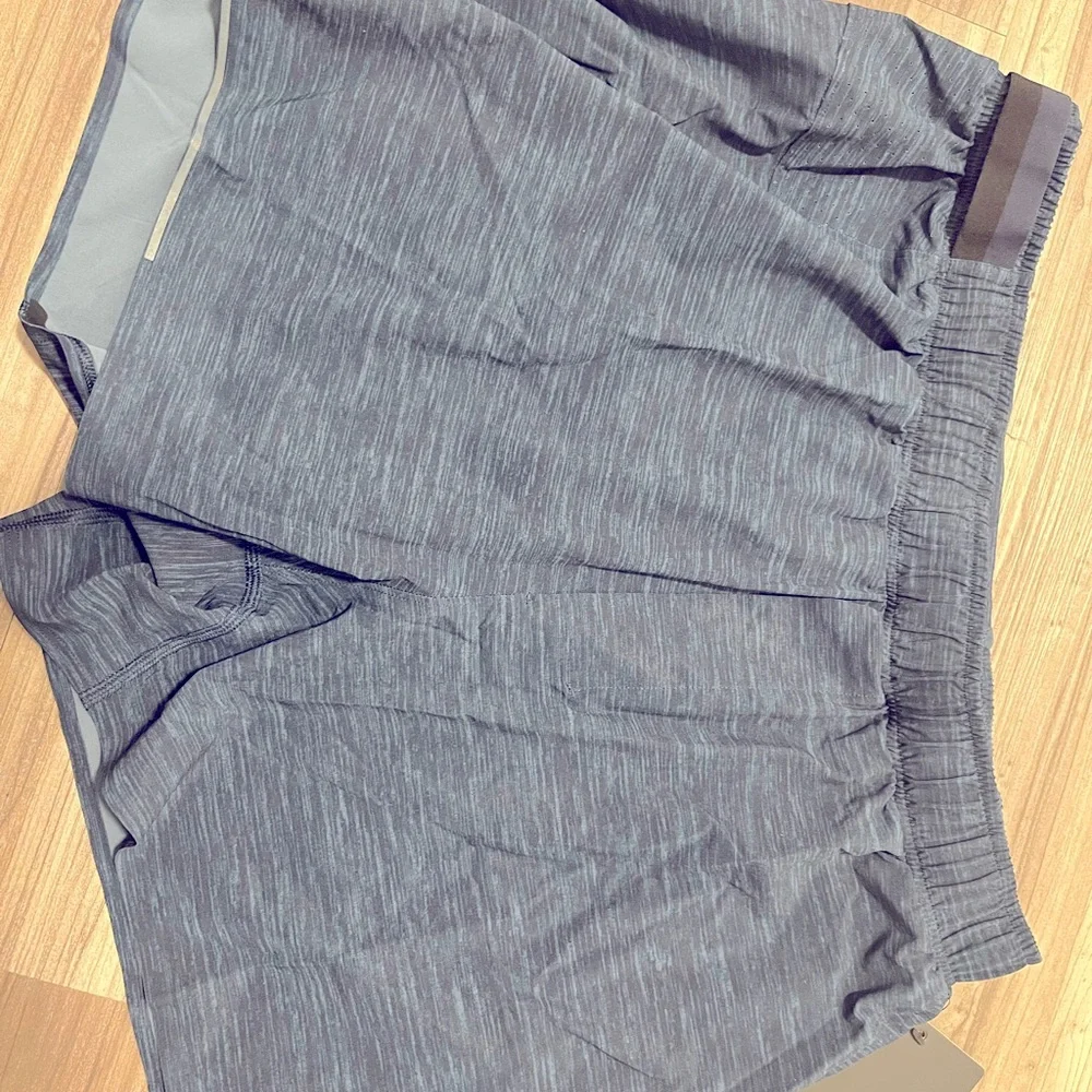 New with Tag Lululemon Mens L Pacebreaker Shorts 4” - Picture 2 of 2